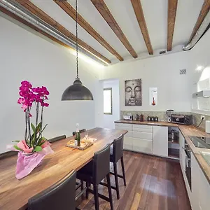https://barcelonaforrent-alessandra-central-ramblas-apartment.catalonia-hotels.com