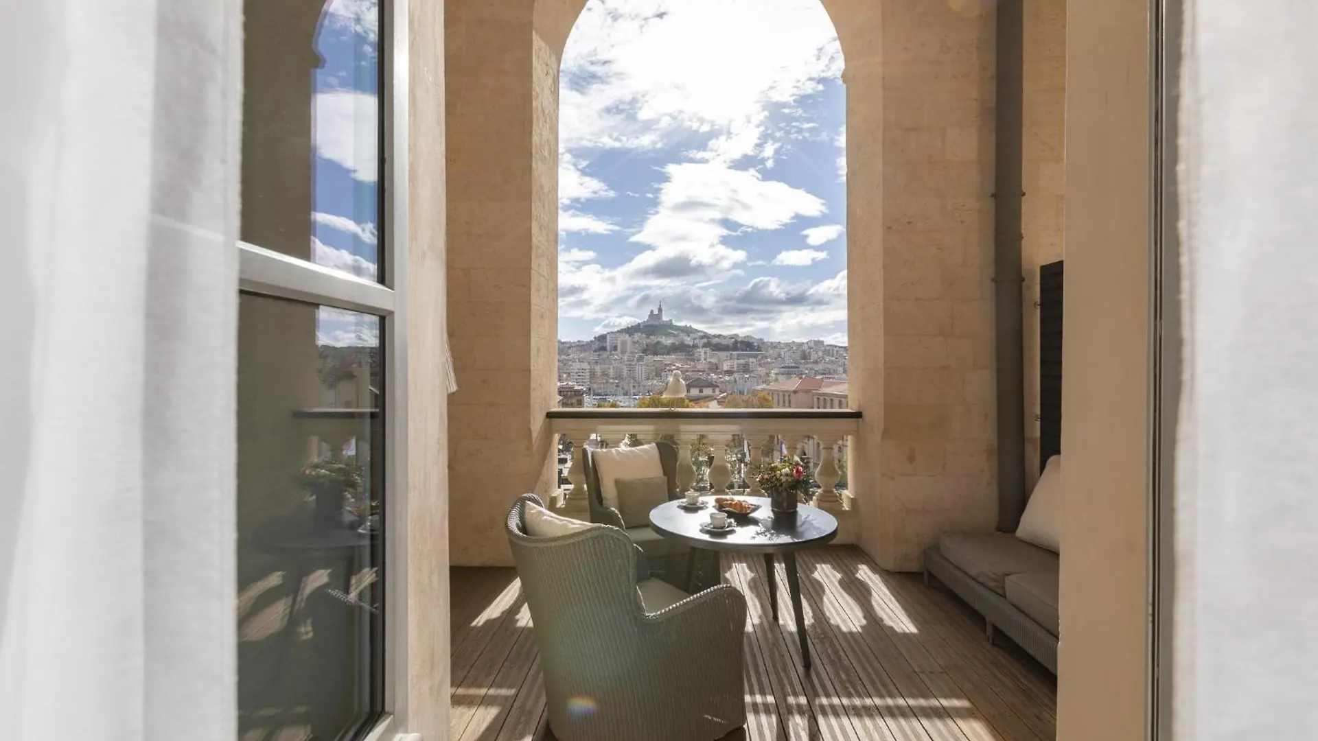 Intercontinental Marseille - Hotel Dieu By Ihg contacts